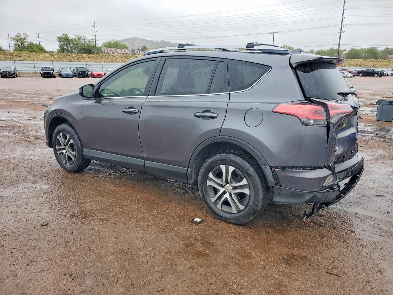 2017 TOYOTA RAV 4 — VIN JTMZFREV4HJ711530 — photo 2